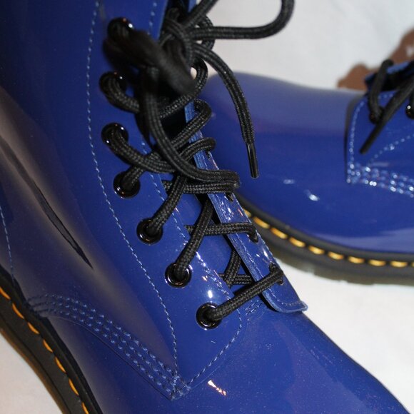 NEW DR. MARTENS WOMEN'S PATENT LEATHER 1460 COMBAT BOOTS BLUE SZ 11 - Picture 4 of 7